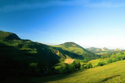 View from the D400 road towards Chabrières