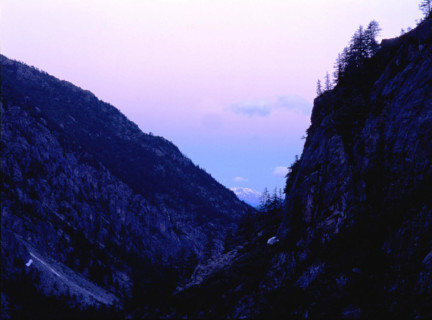 Vue de la D 204 T vers la vallée d'Ailefroide