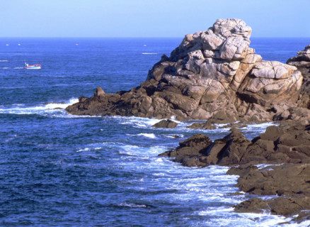 Pointe de Landunvez seen from the environs, to the South. Ebbtide