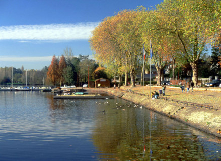 Sucé-sur-Erdre vu de la rive gauche