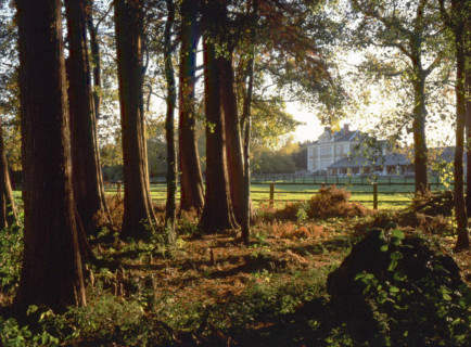 Château de la Poterie vu de la berge, au nord