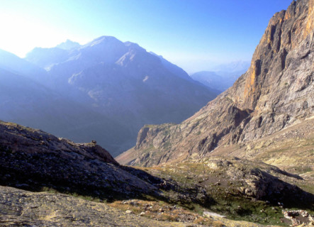Vue du col des Grangettes en direction du vallon de Chambran