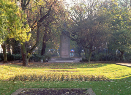 Lille, Square Dutilleul; in the background, Square Foch