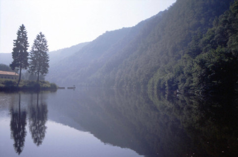 Vue du barrage à aiguilles en direction des vallons des Dames de Meuse