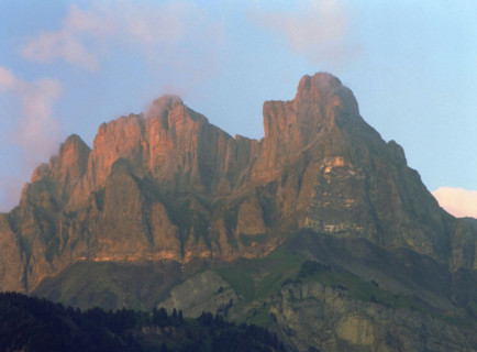 Vue de Sallanches en direction des Aiguilles de Varan