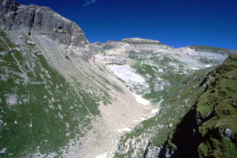 Vue de la Tête des Crêts en direction du Sautet