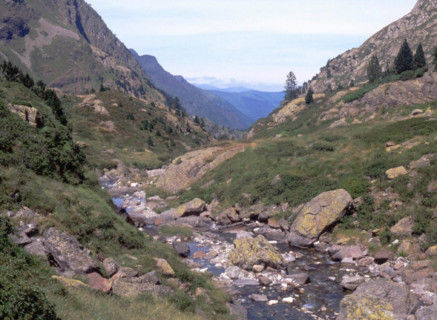 Vue des environs du refuge de la Soula en direction des gorges de Clarabide