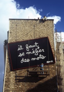 MUR PEINT, OEUVRE DE BEN, PARIS, FRANCE