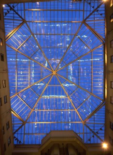 VERRIERE DE LA COUR INTERIEURE, HOTEL RADISSON, BRUXELLES, BELGIQUE