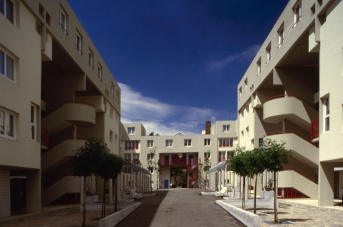 LOGEMENTS SOCIAUX, RUE CIPRIANI, SAINT-OUEN, FRANCE