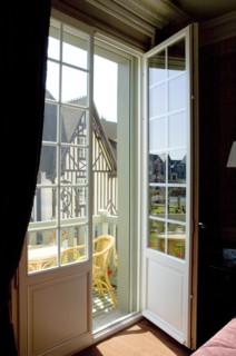 Hôtel Normandy Barrière de Deauville / La ville de Deauville a été créée par le Duc de Morny,