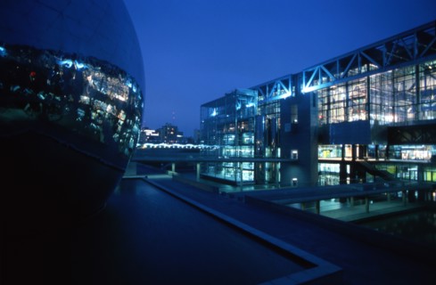 Cioté des Sciences et Géode, Parc de la Villette de nuit / 75 Paris /  Région Ile-de-France /