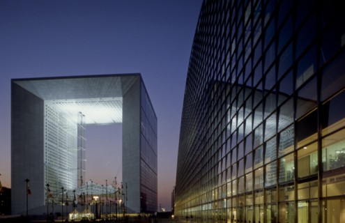 CNIT et Grande Arche, Courbevoie / architecte de la Grande Arche Otto von Spreckelsen, 1989 /