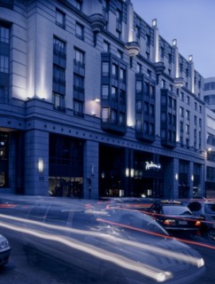 Hôtel Radisson, Bruxelles /  construit en 1990 par Michel Jaspers & Partner, prouve qu'après les