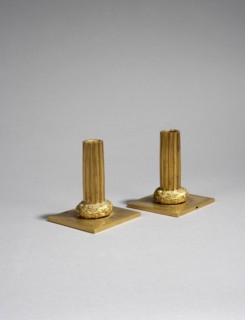 Iribe, Pieds de candélabre