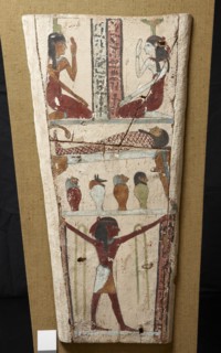 Panneau de sarcophage peint