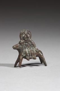 Statuette représentant probablement la Vierge Marie, lors de la fuite en Égypte