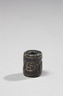 Sceau-cylindre gravé de signes hiéroglyphiques archaïques