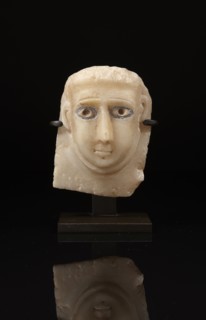 Stèle iconique d'un visage d'homme
