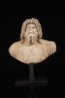Buste représentant le dieu Sérapis