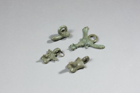 Quatre amulettes