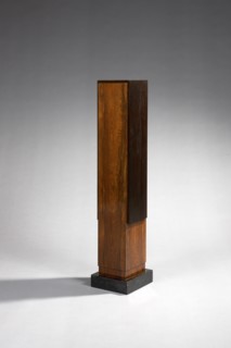 Porteneuve pedestal