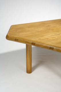 Détail table de salle à manger