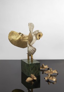 Michel Becker, La Chouette d'or et 4 épreuves en bronze patiné doré