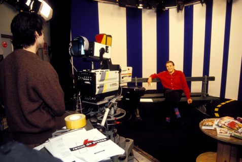 09/10/1993. TV. LAURENT WEIL, ANIMATEUR DE "CINE 6" EMISSION DE CINEMA SUR M6
