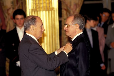 21/10/1993. F.MITTERRAND DECORE P.BERGE
