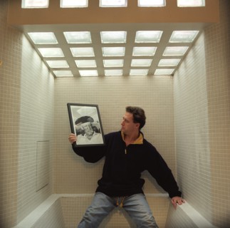 21/01/1998. P.REINOSO, DIR. ARTISTIQUE CHEZ GIVENCHY PARFUMS ET ARTISTE
