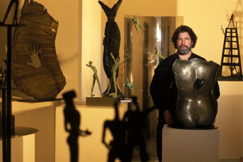 15/10/1998. CLOSE-UP IGOR USTINOV, SCULPTEUR
