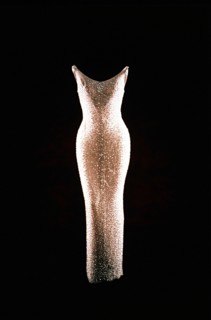 05/10/1999. LES OBJETS DE M.MONROE EXPOSES A PARIS  AVANT LEUR VENTE CHEZ CHRISTIES NYC.