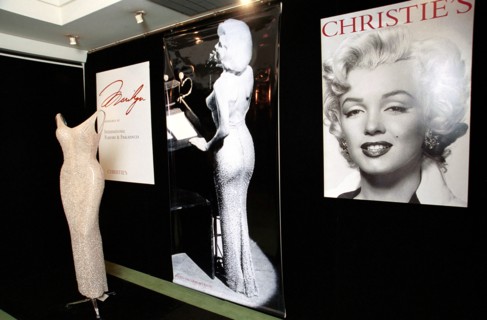 05/10/1999. LES OBJETS DE M.MONROE EXPOSES A PARIS  AVANT LEUR VENTE CHEZ CHRISTIES NYC.