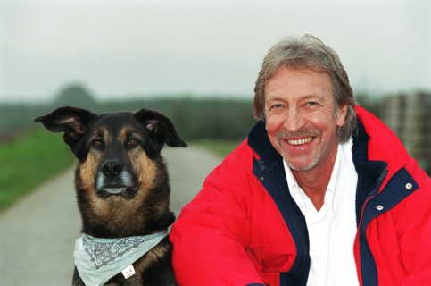 28/10/1999. CLOSE-UP HENRI DES CHEZ LUI, A ECHANDES PRES DE LAUSANNE