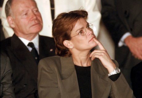 MONTE CARLO. 07/12/99. THE ROYAL FAMILY OF MONACO UNVEILS THE NEW STATION