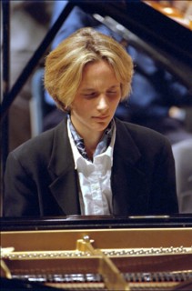 04/04/2001. Helene Grimaud, pianist, on rehearsal at "la cite de la musique".