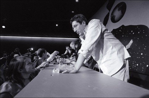 05/12/2001. 54th Cannes film festival: Press conference of Alain Chabat for "Shrek".