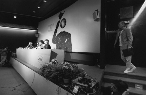 05/13/2001. 54th Cannes film festival: Press conference of "The man wasn't there ".
