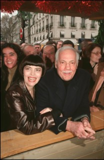 12/02/2001. Stars galore at the 'Nouvelle etoile' association fundraiser in the Madeleine neighborhood, Paris
