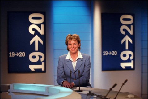 01/00/2002. EXCLUSIVE: Close-up Elise Lucet.