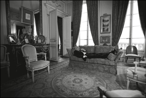 02/06/2002. EXCLUSIVE: Close-up of the lawyer Francois Gibault at home.