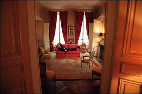 02/06/2002. EXCLUSIVE: Close-up of the lawyer Francois Gibault at home.