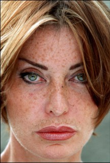 02/00/2002. Isabelle Viant, the psychic of the stars.