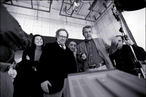 03/00/2002. EXCLUSIVE: Stars mobilize to support the ARC (Association pour la recherche sur le cancer / Association for cancer research) and lend image to nine 35-second TV ads.