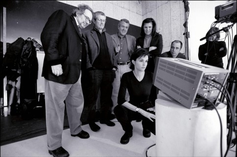 03/00/2002. EXCLUSIVE: Stars mobilize to support the ARC (Association pour la recherche sur le cancer / Association for cancer research) and lend image to nine 35-second TV ads.