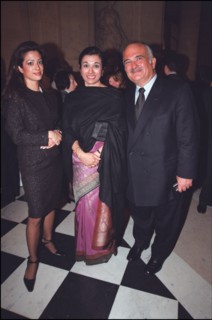 03/00/2002. : Prince Hassan of Jordan visits French senate.