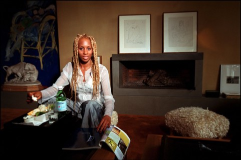 03/19/2002. EXCLUSIVE: Close-up Mia Frye at home.