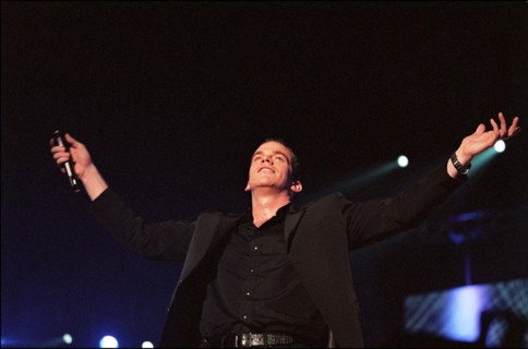 03/20/2002. EXCLUSIVE: Garou and Celine Dion performs at Bercy.