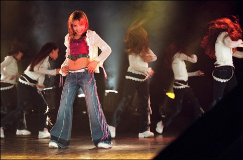 03/00/2002. EXCLUSIVE: Shooting Priscilla's new release on video.